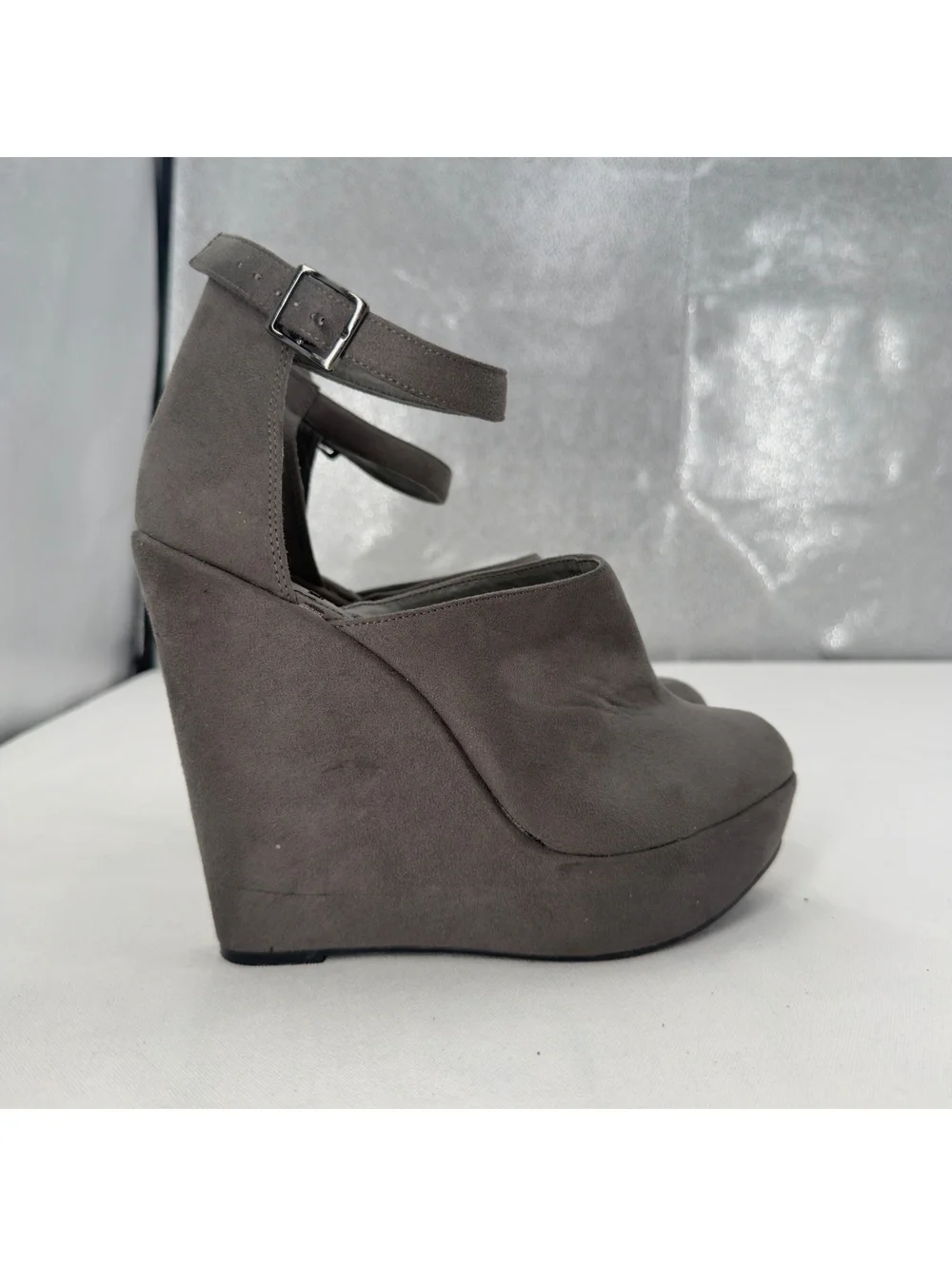 Y2K Grey Faux Suede Platform Wedge Heels Ankle Strap Sandals Size US 10 Bratz